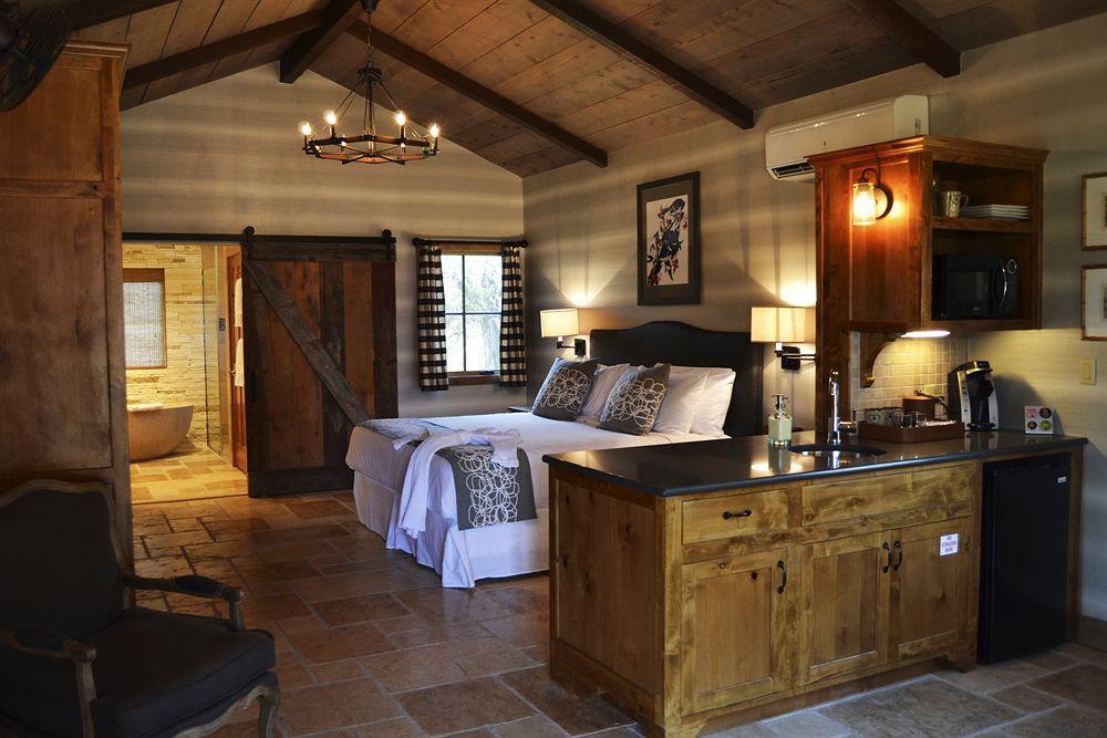 Hotel Camp Lucy à Dripping Springs Extérieur photo