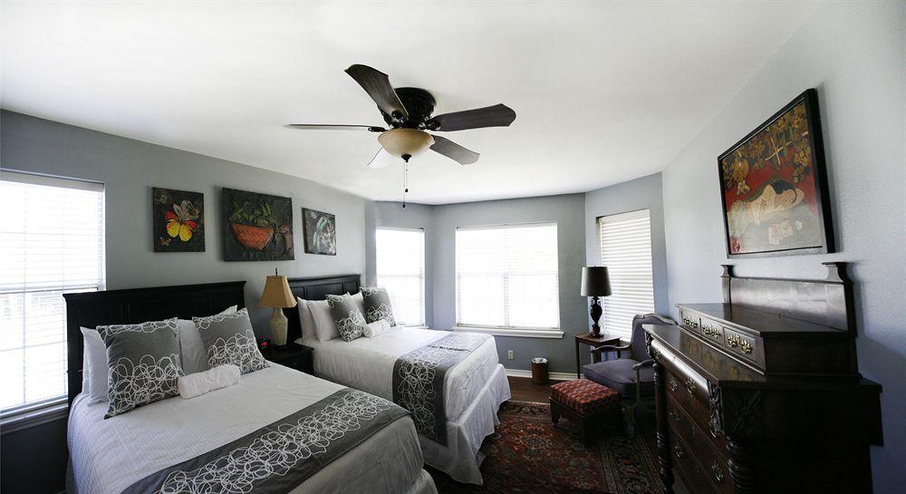 Hotel Camp Lucy à Dripping Springs Extérieur photo