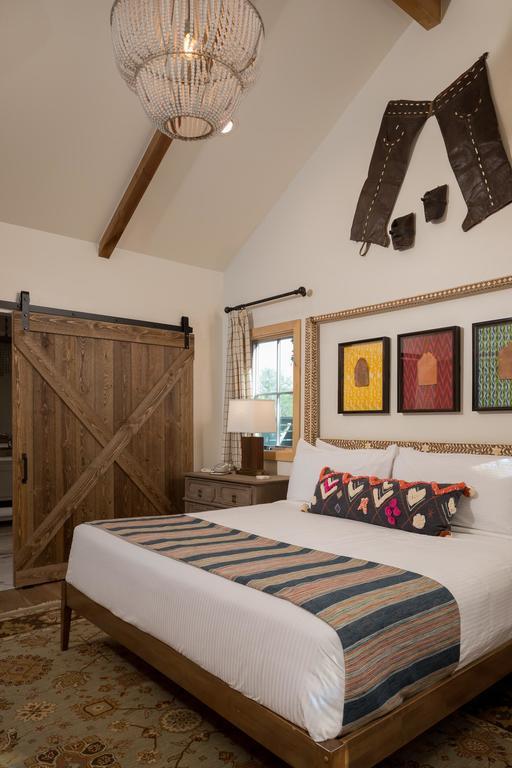 Hotel Camp Lucy à Dripping Springs Extérieur photo