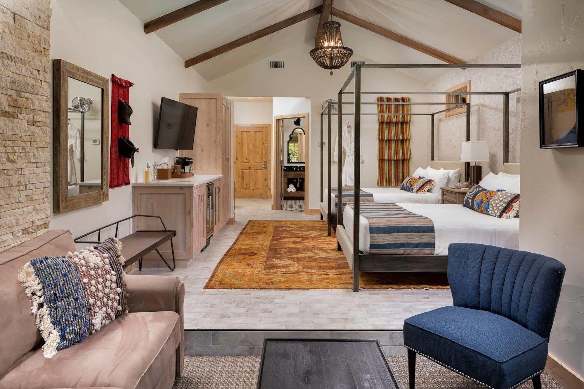 Hotel Camp Lucy à Dripping Springs Extérieur photo