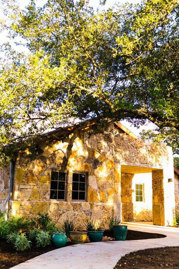 Hotel Camp Lucy à Dripping Springs Extérieur photo