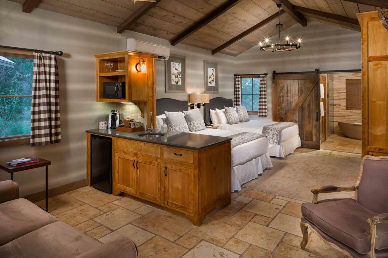 Hotel Camp Lucy à Dripping Springs Extérieur photo