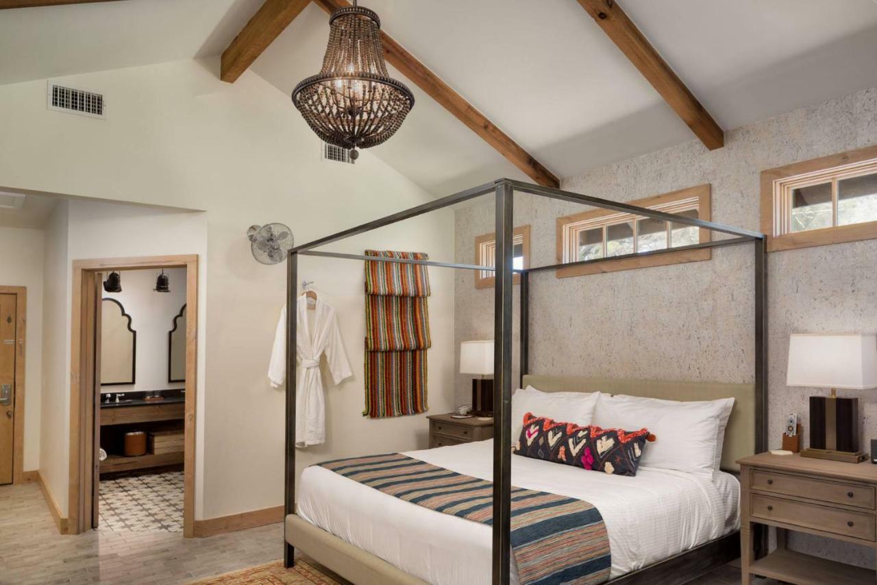 Hotel Camp Lucy à Dripping Springs Extérieur photo